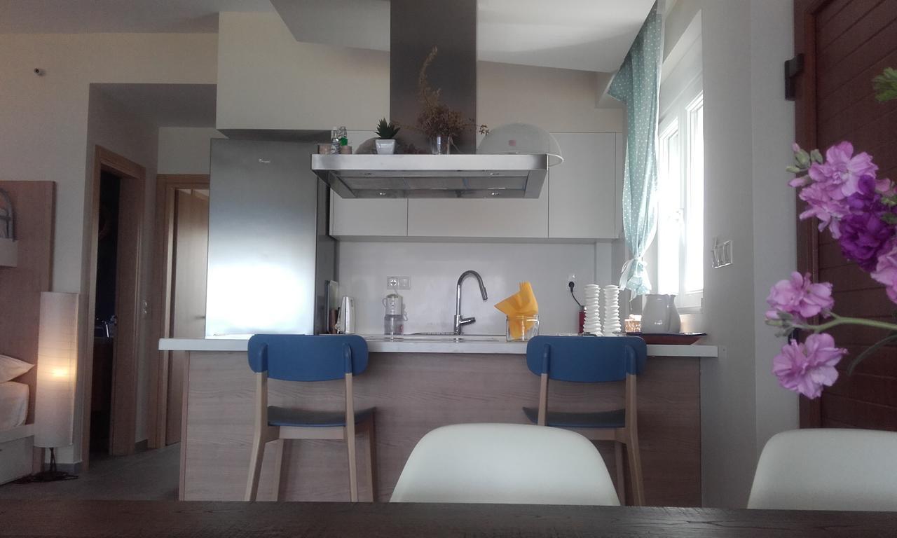 Rodia Beach Suites Kokkinos Pirgos Ngoại thất bức ảnh